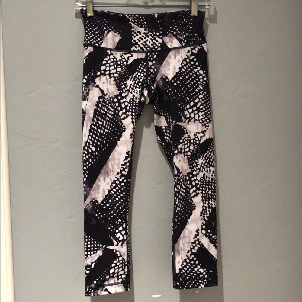 lululemon cropped leggings